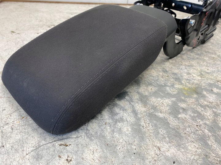 фото №5, Audi a4 b8 подлокотник велюр 8k0864283