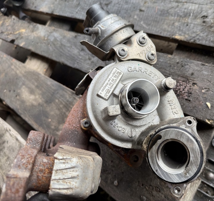 фото №12, Турбіна з колектор skoda octavia ii рестайлінг 03l253016t gtc1244vz супер стан