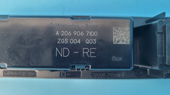 фото №14, Mercedes eqe 350+ 23r лампа стеля права a2069067100