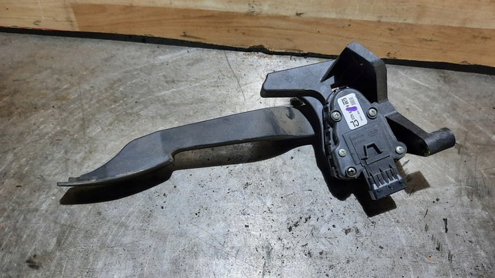 фото №1, Потенциометр газа opel corsa c 1.3 cdti 04r