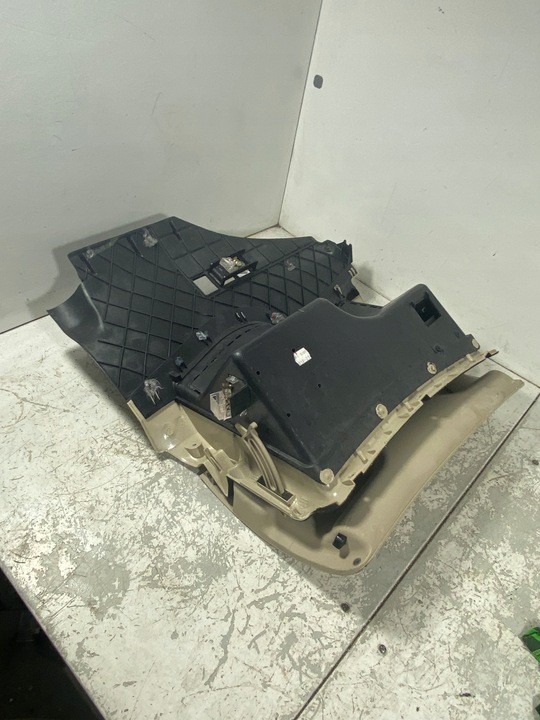 фото №6, Бардачок пассажира перед skoda супер b vw passat b5 3b1857101