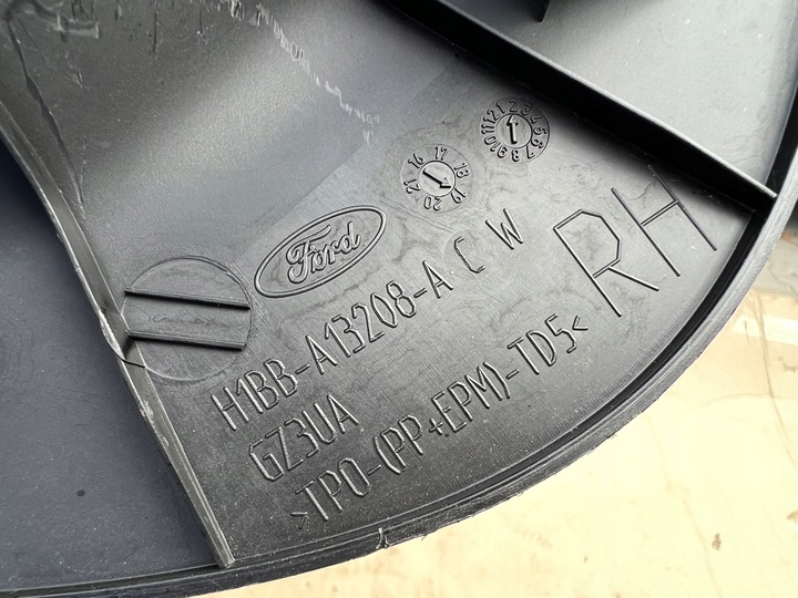 фото №10, Fiesta mk8 защита маскировочная накладка порога правые перед оригинал европа