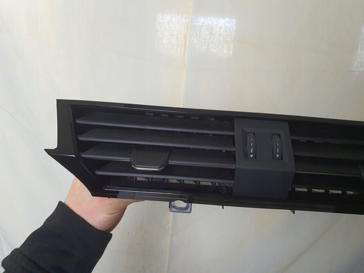 фото №5, Впуск решітка повітропровід audi q3 83a 83b920903