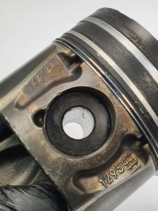 фото №7, Поршень + шатун d4204t volvo v50 s40 2.0 d 085190 02298