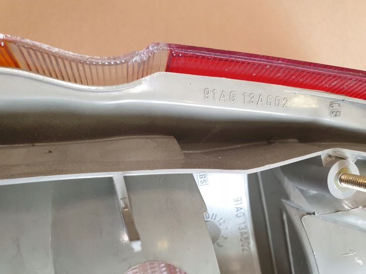 фото №10, Лампа праві зад задня ford escort mk7 універсал оригінальний номер eu