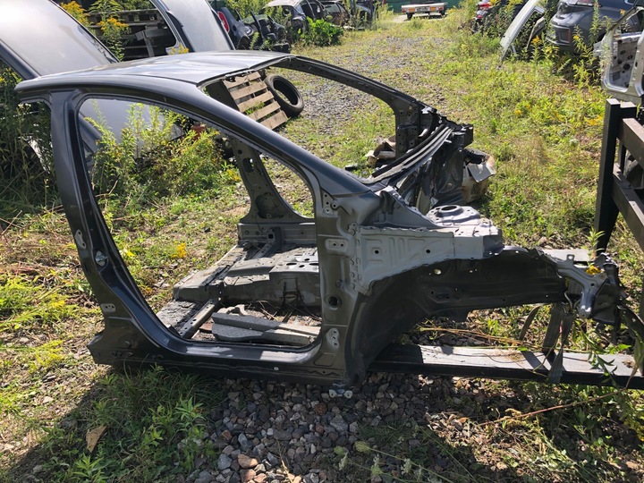 фото №1, Toyota yaris iv 2020- четверть стойка порог правые