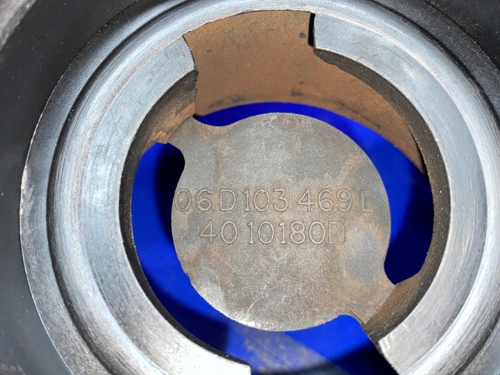 фото №9, Крышка клапанов audi a4 b7 a6 c6 vw skoda seat 2.0 tfsi bgb 06d103469l