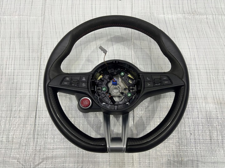 фото №1, Руль карбон alfa romeo stelvio квадрифолио qv