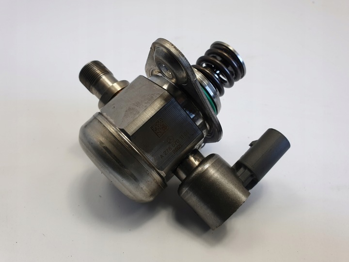 фото №6, Mercedes w205 3.0 v6 насос топлива 0261520220