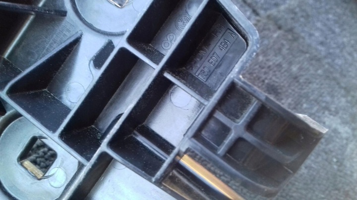 фото №9, Ковзун бампера праві зад 760807484a vw touareg iii