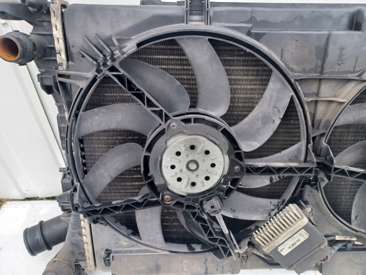 фото №12, Audi a4 s4 b8 8k 2.0 tdi 2008 радиатор основний  комплект 8k0121251r