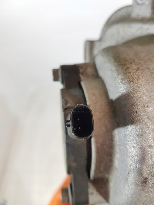 фото №7, Корпус распределительный вал датчики h4p3-6p053-ad jaguar e-pace land rover 2.0t pt204