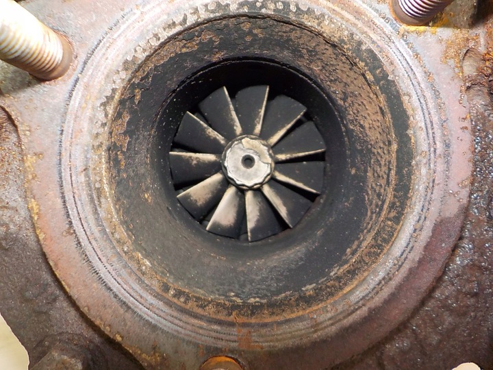 фото №8, Toyota avensis t25 турбонагнетатель турбина 17201-0r010 vb14