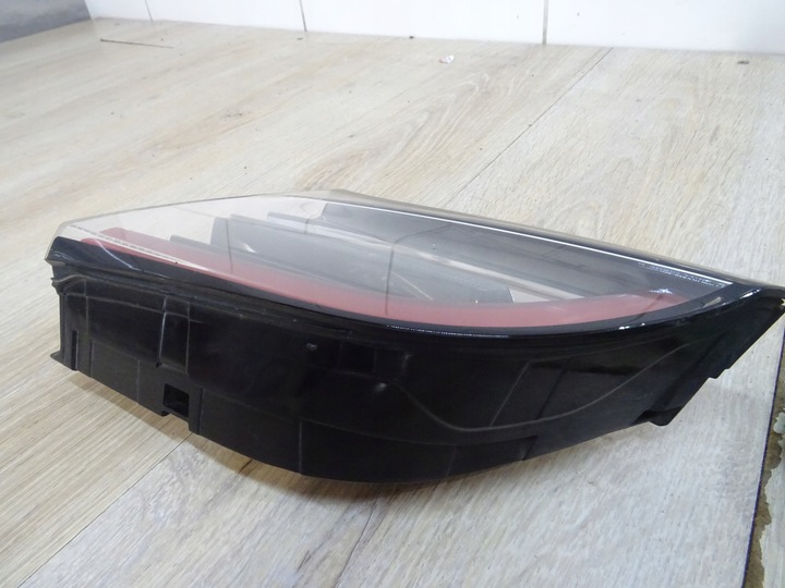 фото №11, Tesla модель 3 лампа правая зад задняя 1077400 llu