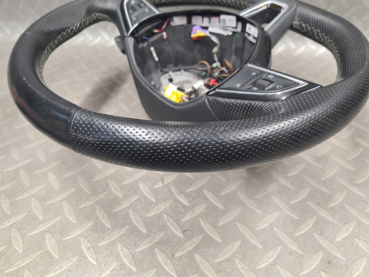 фото №10, Кермо шкіра шкіряний perforowana з підігрівом skoda superb iii спортлайн