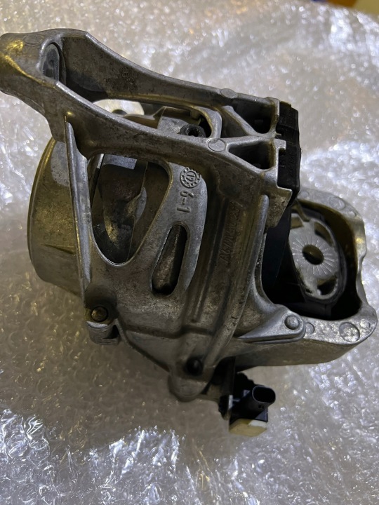 фото №8, Audi a8 d5 4n 3,0 tdi подушка двигуна 4m0199255aq