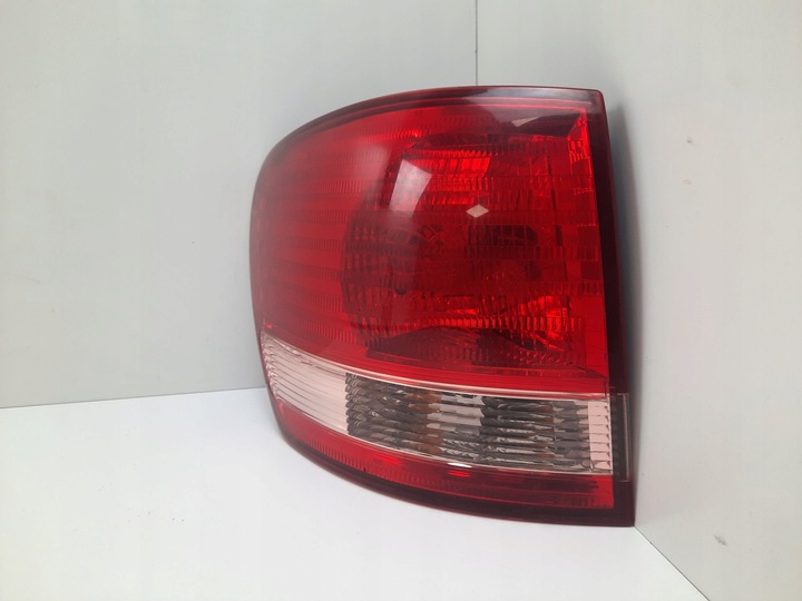 фото №9, 2002 toyota avensis verso лампа задня