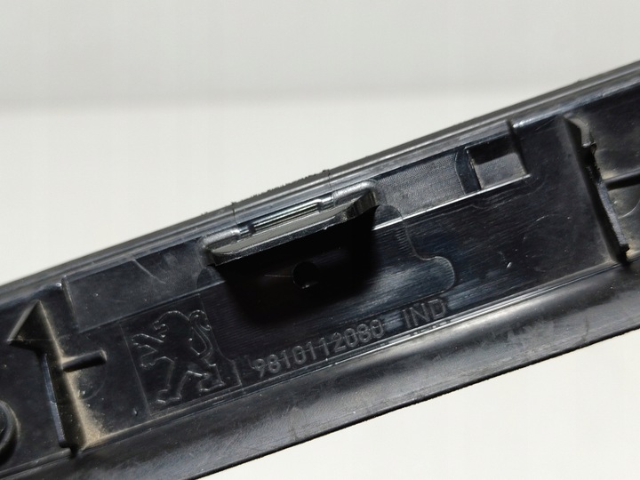 фото №9, Peugeot 3008 ii планка скла лобовий ліва 9810112080