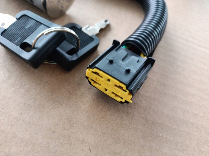 фото №9, Замок зажигания разъём зажигания ключи dacia logan 04-13