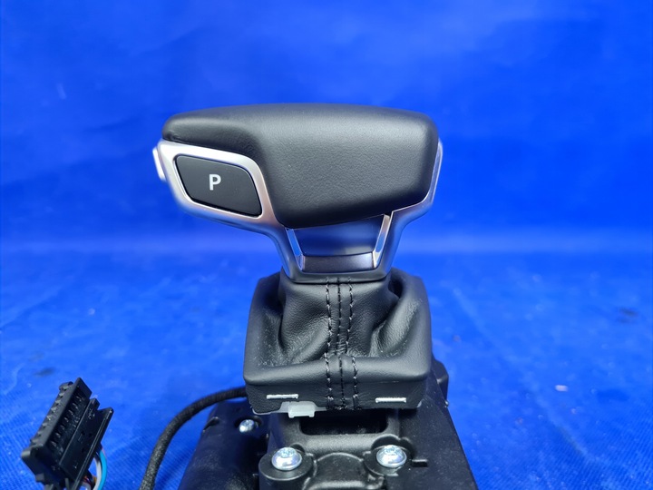 фото №13, Audi a4 b9 a5 выборщик домкрат изменения коробки передач комплектный чехол 8w1713041e