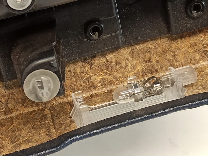 фото №8, Bmw f07 боковина оббивка двері праві зад