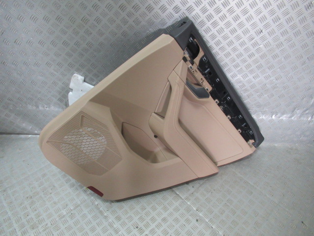 фото №1, Боковина оббивка двері праві зад шкіра beż vw touareg iii 760 ролета