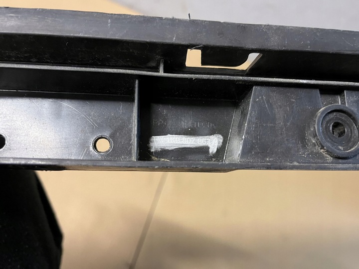 фото №8, Vw golf vi універсал кронштейн ковзун підсилювач бампер зад