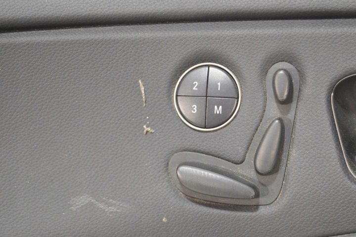 фото №11, Обшивки боковина дверь комплект левый правый зад перед mercedes w219 cls 5.5 amg