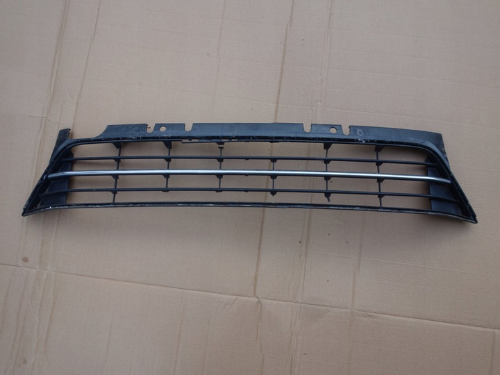 фото №1, Решётка бампера vw beetle 5c r-line средняя bez pdc оригинал