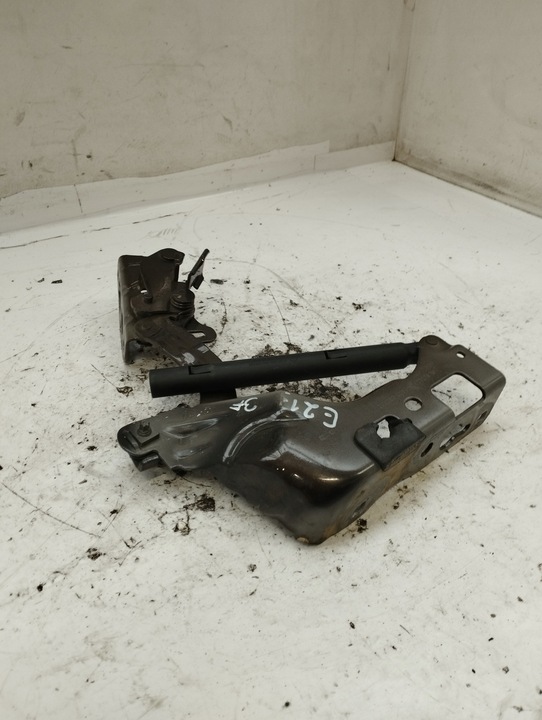 фото №15, Mercedes w213 петля капота правый левый a2138800228