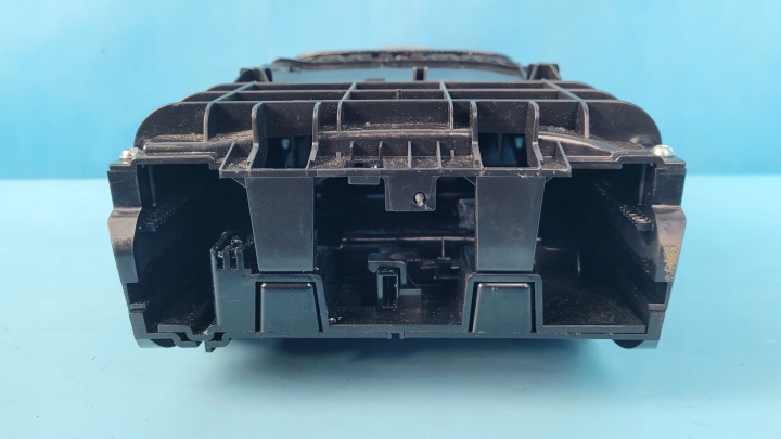 фото №8, Mercedes w206 c220 21r бардачок туннель средний a2066805805