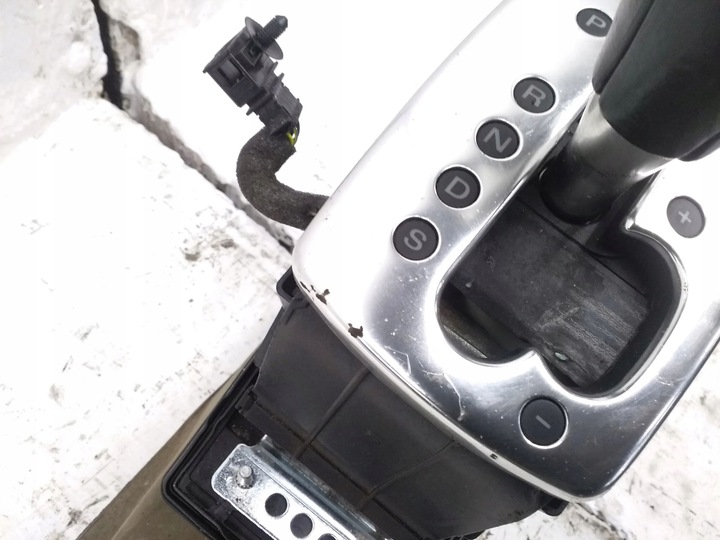 фото №12, Audi a8 s8 d3 4e 2005 домкрат изменения коробки передач / верхний