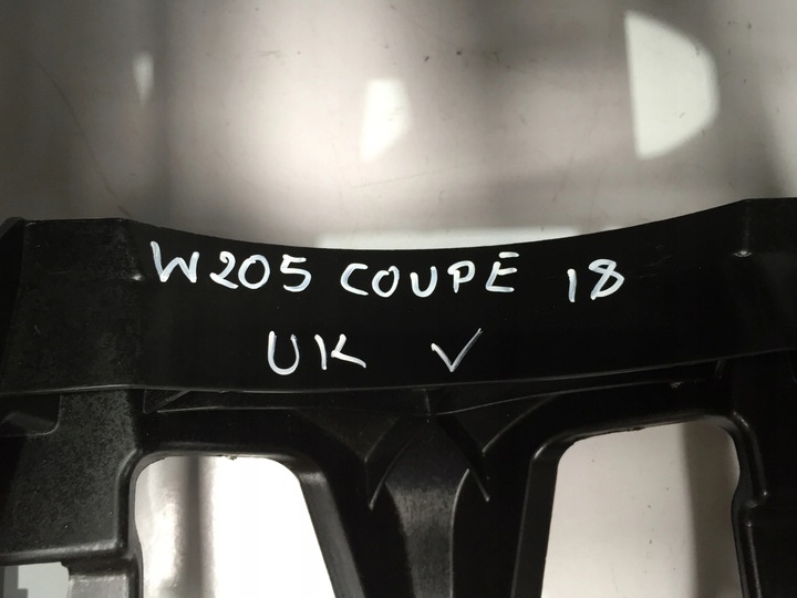 фото №10, Mercedes c w205 купе 2019 панель капот консоль uk