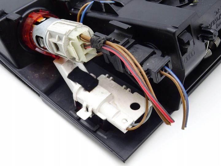 фото №7, Попільничка audi a3 8l 8l0857951e nr100