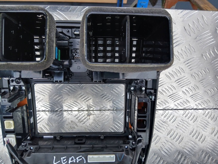 фото №11, Nissan leaf i ze0 панель средний решётка воздуховод рамка 682603nl0a 2015r