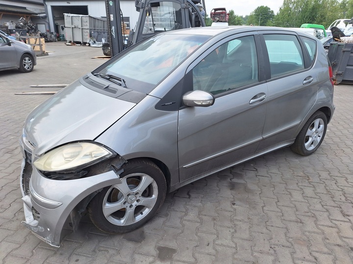 фото №14, Mercedes w169 a-klasa 2004- панель под лобовым стеклом крышка крышка двигателя капот 748