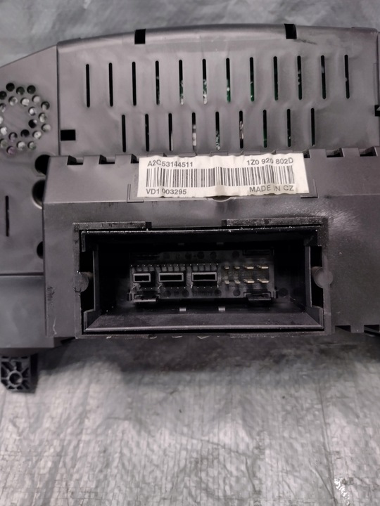 фото №10, Спідометр , прилади skoda octavia ii 1,9 tdi bxe оригінальний номер 1z0920802d