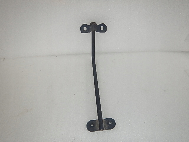 фото №1, Mercedes c класс w203 держатель крепление решётка ремня