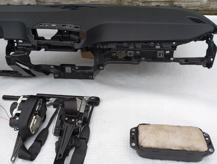 фото №11, Панель роздавальна консоль vw id3 капот id.3 2 подушка безпеки 2 ремені 2 натягувачі