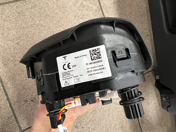 фото №15, Tesla модель y 20- панель консоль подушки подушка безопасности демонтаж европа