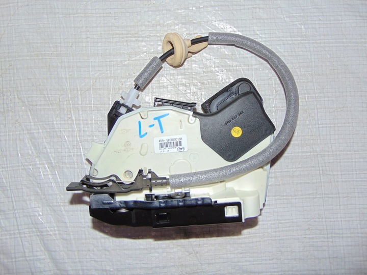 фото №1, Vw passat b8 замок дверь левый зад 5e0839015a