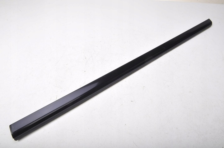 фото №1, Mercedes x117 w117 планка дверь левая перед