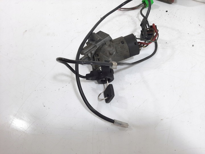 фото №13, Vw lt35 2.5tdi 2003r блок управления двигателя набор 074906018bd замок зажигания ключ