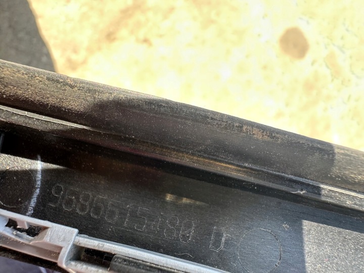 фото №6, Молдинг стёкла лобовой правая передний kdmd peugeot 508 i 9686615480d