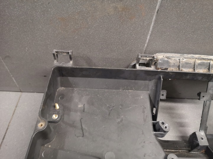 фото №4, Корпус блоків управління audi a8 d2 eu 4d1937118a