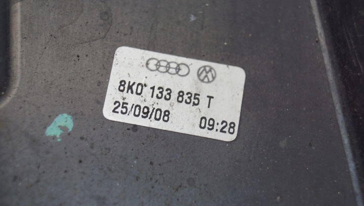 фото №8, Корпус фильтра воздуха audi a4 b8 3.2 fsi 8k0133837r 8k0133835t