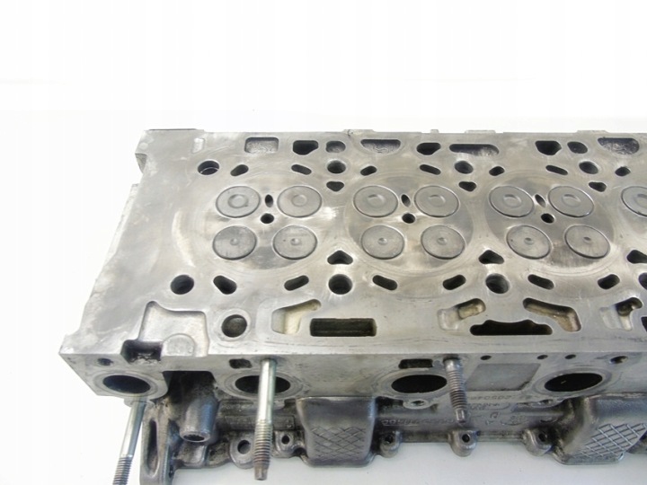 фото №9, Головка 1.6 tdci d focus 2 c-max c30 s40 ii v50 s80 c5 407 c4 xsara 307