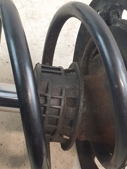 фото №10, Амортизатор левый перед оригинальный номер a2123235600 mercedes w212 2.2 cdi 10r.