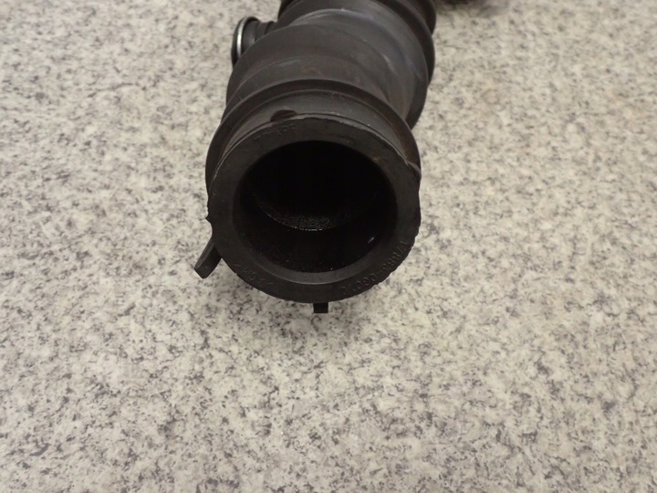 фото №5, Toyota avensis t25 2.0 d4d 03-05 труба воздуха