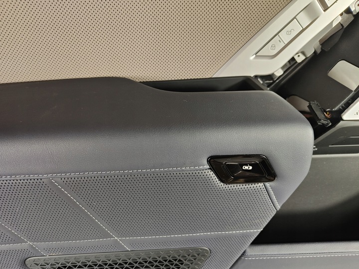 фото №10, Обивка боковина дверь левый зад задний bmw 7 g70 bowers & wilkins